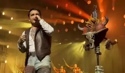 Christian Nodal en su primera presentacin en el Auditorio Nacional