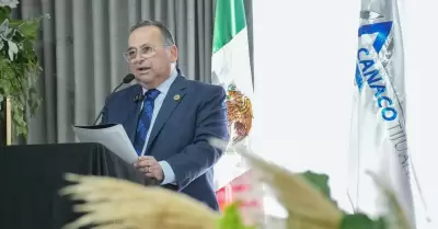 Olivaldo Paz Gómez toma protesta como presidente de Canaco Tijuana 2025-2026